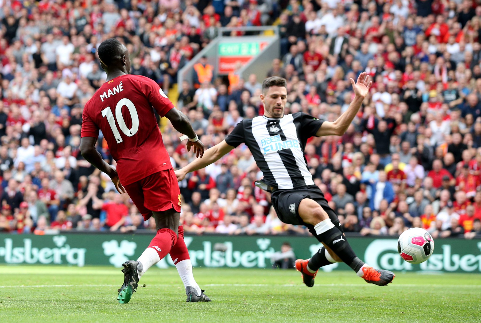 球队穿着这 球队穿着这